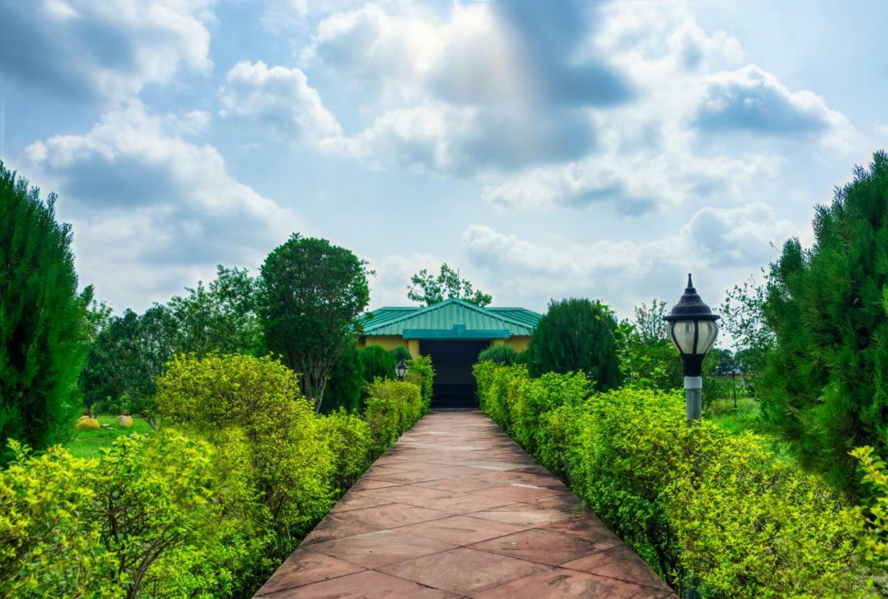 Tusk And Roar Corbett Resort Dhela Exterior foto